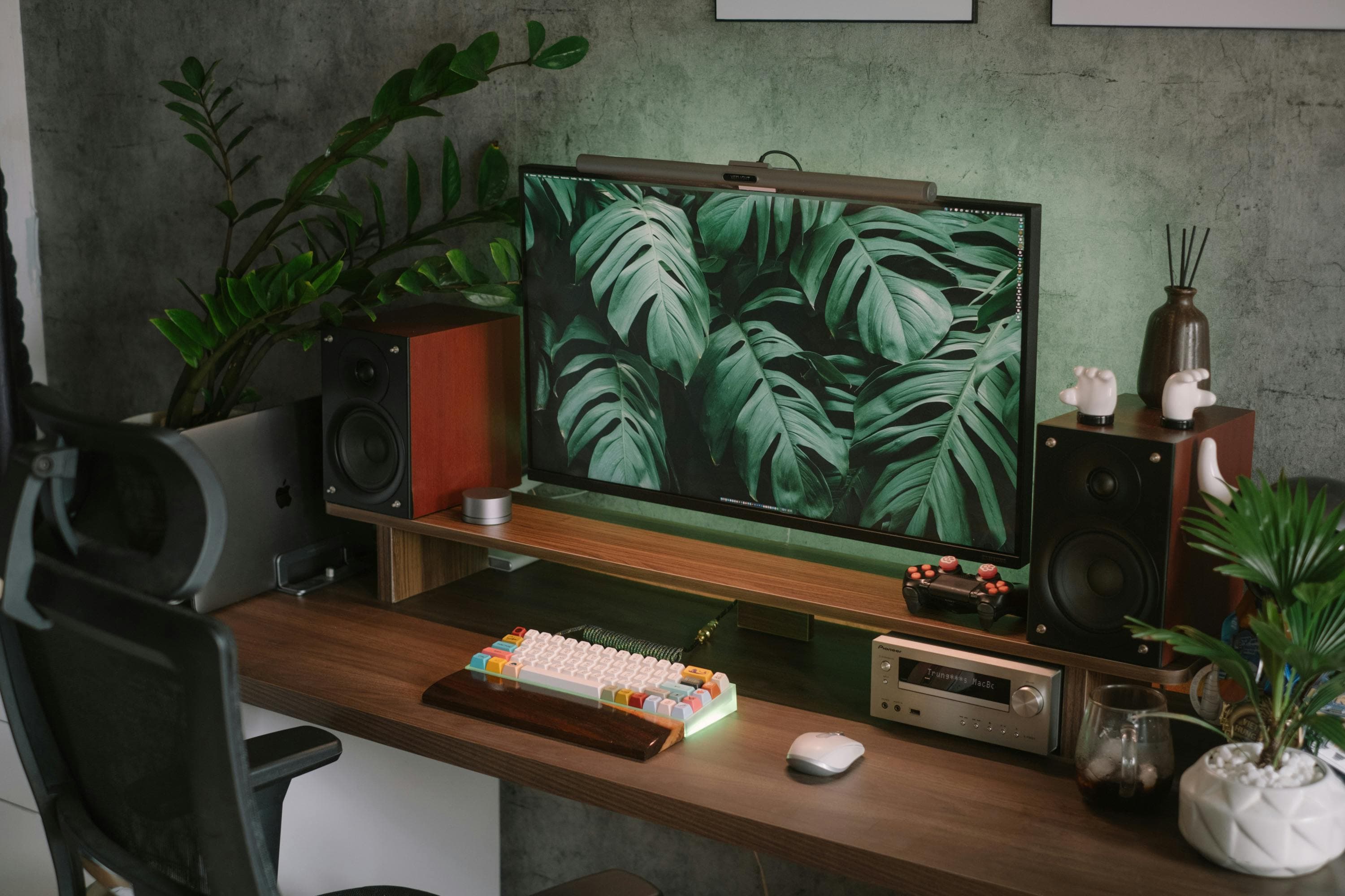 What Makes a Great Desk Setup?